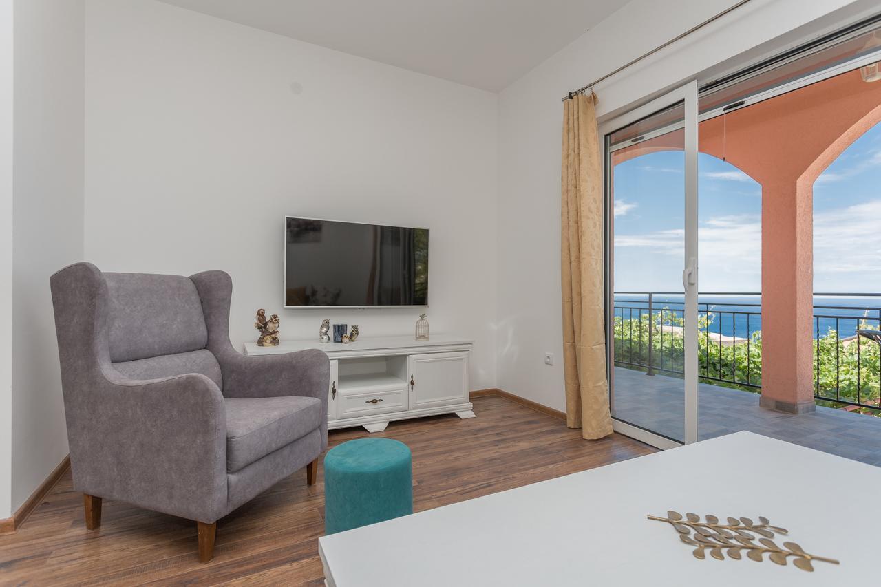 Apartments Natasa Свети-Стефан Экстерьер фото