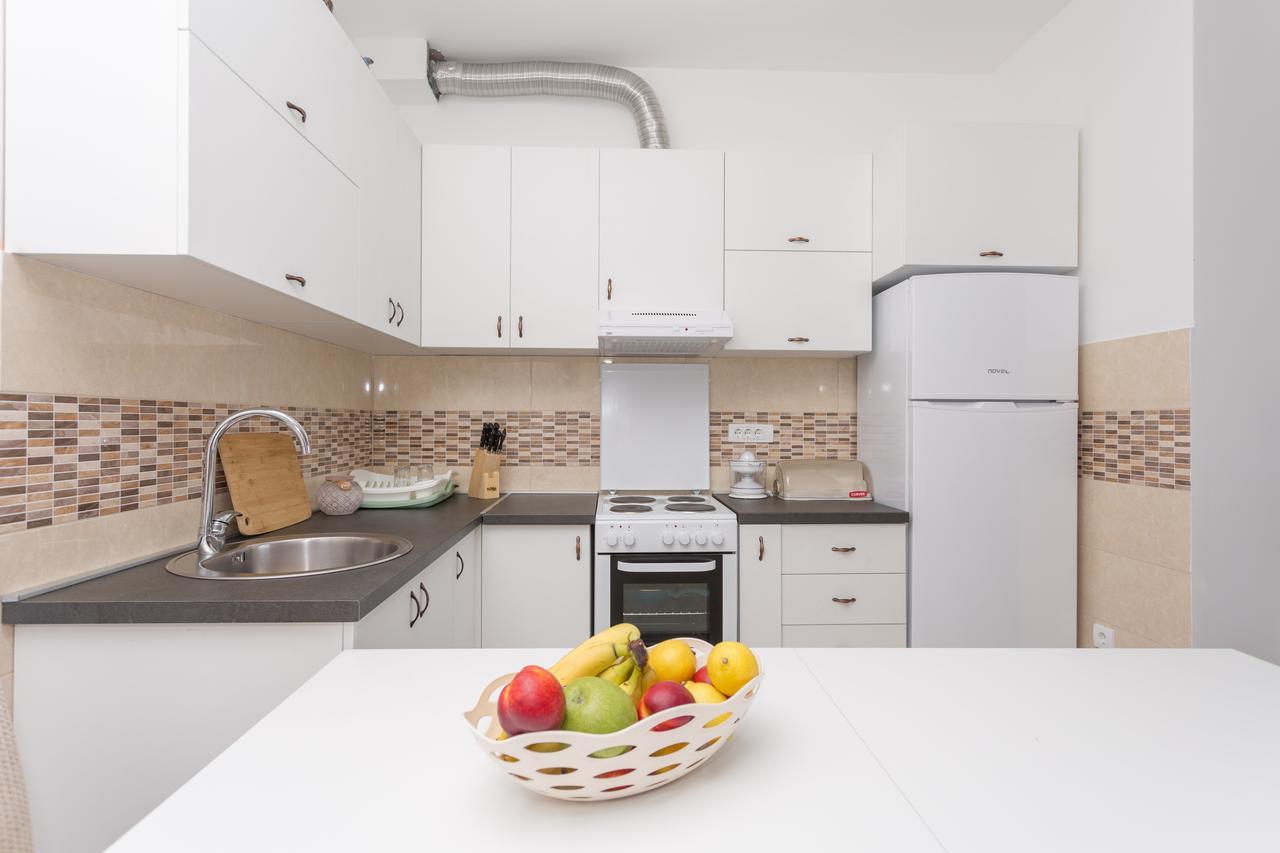 Apartments Natasa Свети-Стефан Экстерьер фото