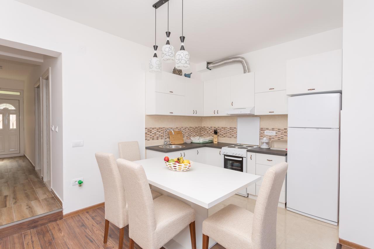 Apartments Natasa Свети-Стефан Экстерьер фото